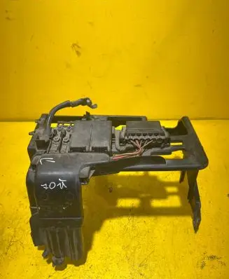 Seat Ibiza III (6L) Battery box tray 6Q0915345