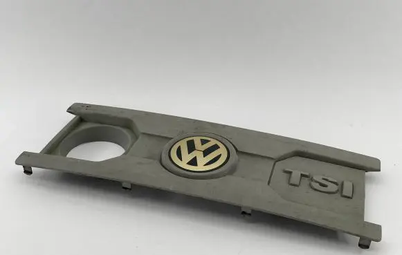 Volkswagen PASSAT CC Engine cover (trim) 06J103925