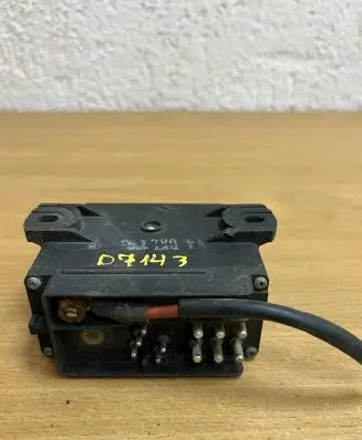 Mercedes-Benz E W124 Other relay 0155453032 D7143