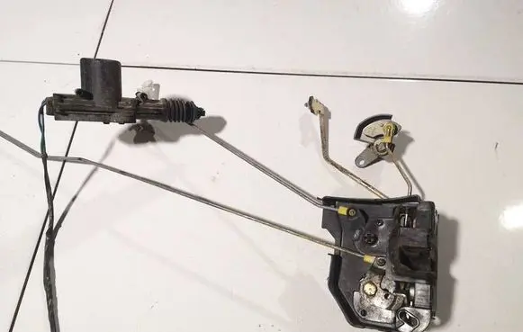 Hyundai Getz Rear door lock 