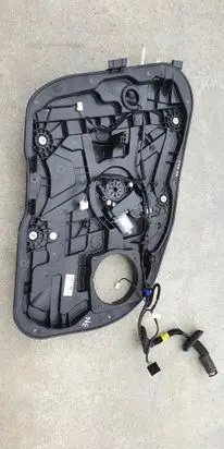 Hyundai i40 Front door window regulator with motor
