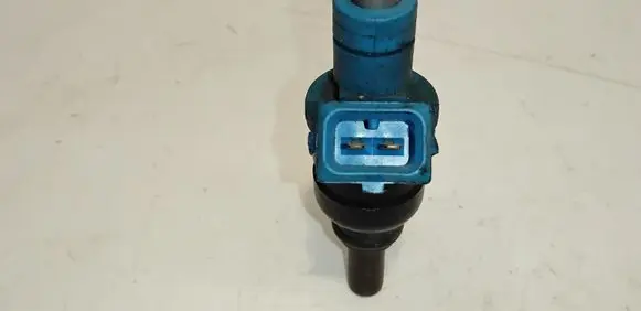 Audi A4 S4 B5 8D Fuel injector 058133551F