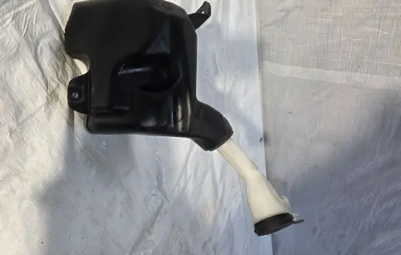 Opel Adam Windshield washer fluid reservoir/tank 13354363
