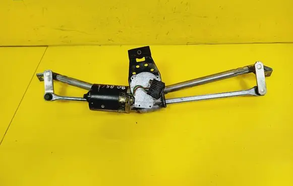 Audi 80 90 S2 B4 Front wiper linkage and motor 