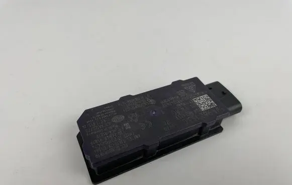 Volkswagen PASSAT B9 Keyless system antenna 5WA962133G 5WA962133E