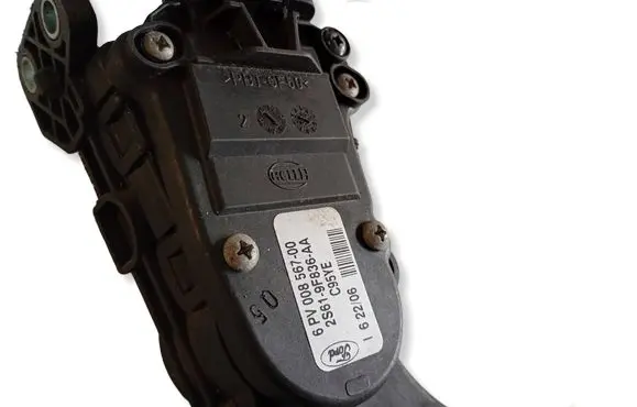 Ford Fiesta Accelerator throttle pedal 785402
