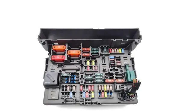 BMW 1 E82 E88 Fuse module 9119444 10688710