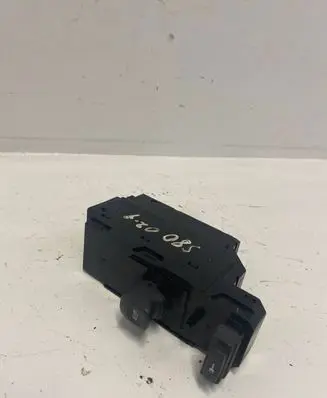 Volvo S80 Electric window control switch 8682950