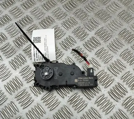 Mercedes-Benz E W213 Tailgate/trunk/boot lift motor A2047500060 6NW00942400