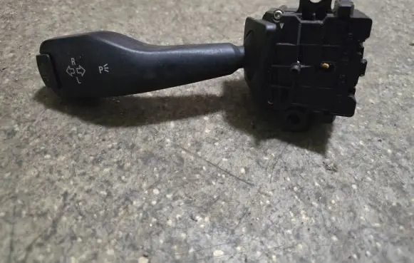BMW 3 E46 Indicator stalk 8363668 01104010