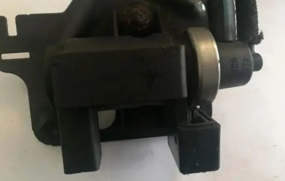 Audi A4 S4 B6 8E 8H Turbo solenoid valve 8E0906628A 72290330