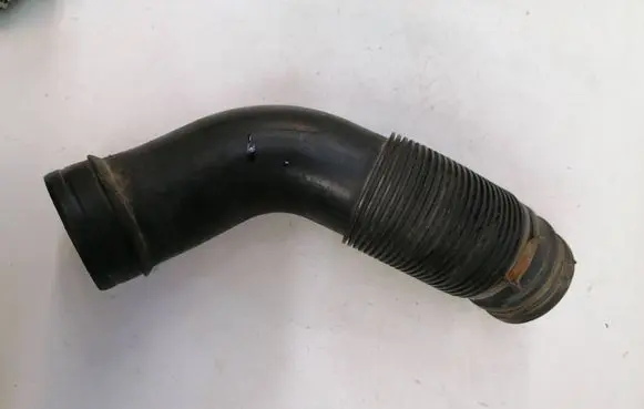 Volkswagen Phaeton Air intake duct part VCD446179 3D0129684