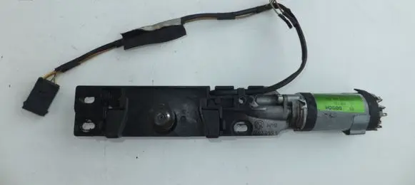 BMW 7 E38 Central locking motor 0390201300 8352202