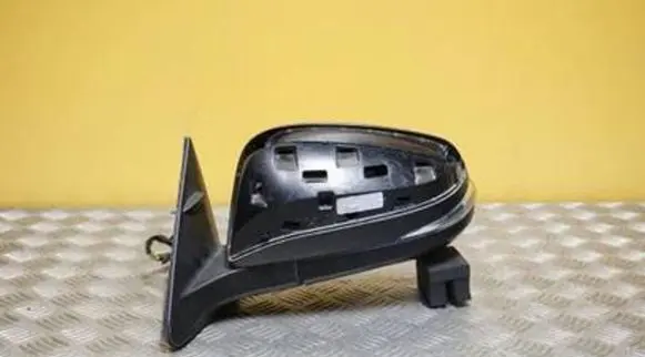 Toyota Highlander XU50 Front door electric wing mirror