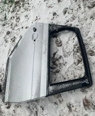 Volkswagen Taigo Rear door