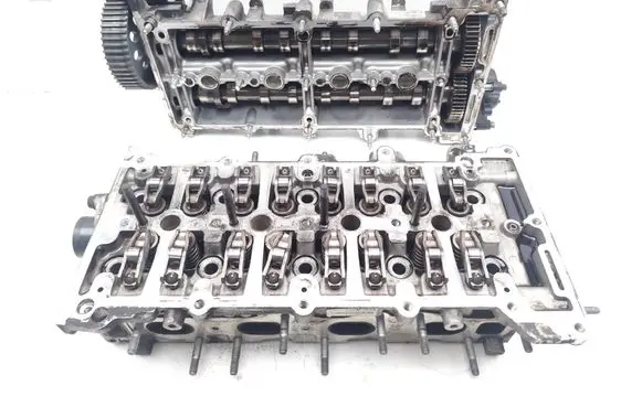Opel Zafira C Engine head 55576915 55581593