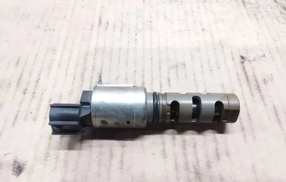 Toyota Prius (XW30) Camshaft vanos timing valve 3370105010