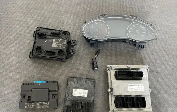 Audi Q5 SQ5 FY Engine control unit/module 059907309L 80A907401D 4N0907064AP