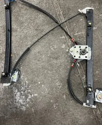 Seat Cordoba (6L) Front door manual window regulator 6713PSM1