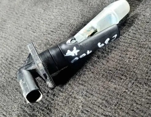 BMW 5 E39 Windshield washer fluid level sensor 