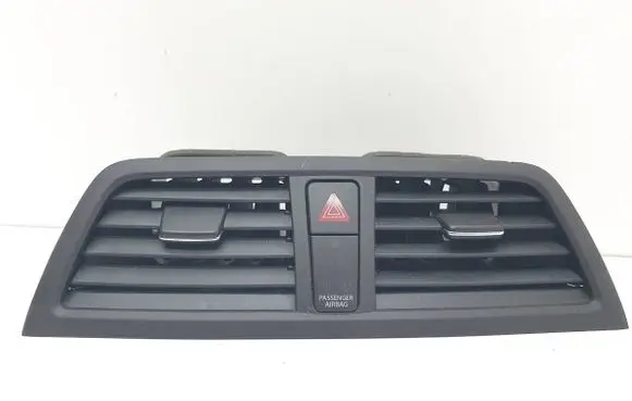 Suzuki SX4 S-Cross Dash center air vent grill 