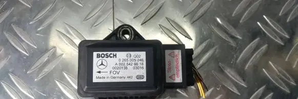 Mercedes-Benz E W211 ESP acceleration yaw rate sensor A0025426618 0265005246