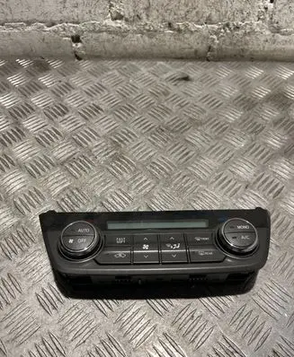 Toyota RAV 4 (XA40) Climate control unit 5590042410