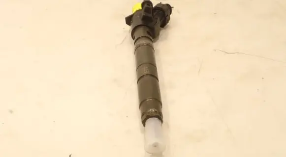 Volvo XC60 Fuel injector 31272690