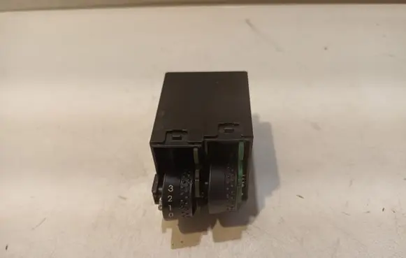 KIA Ceed Headlight level height control switch 933001H425EQ