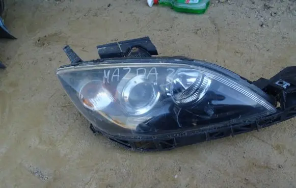 Mazda 3 I Headlight/headlamp