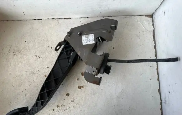 Volkswagen Transporter - Caravelle T5 Clutch pedal 7H1721059G 0617173 1122307