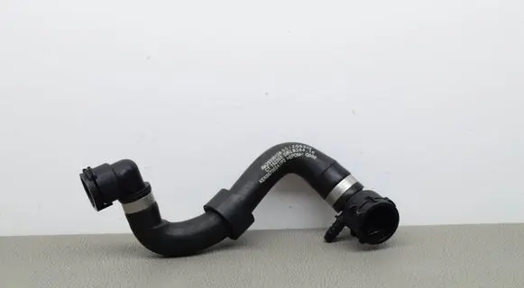 Mercedes-Benz GLC X253 C253 Engine coolant pipe/hose A2535012600