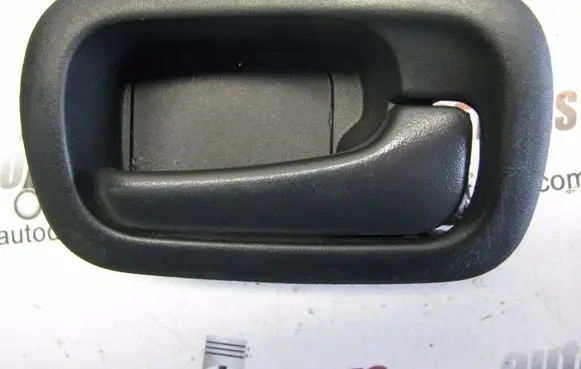 Honda CR-V Rear door interior handle