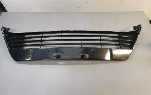 Toyota Auris E180 Front bumper lower grill 5311202390 5311202410