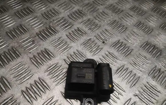 Mercedes-Benz C W204 Glow plug pre-heat relay 6519000900 A6519000900