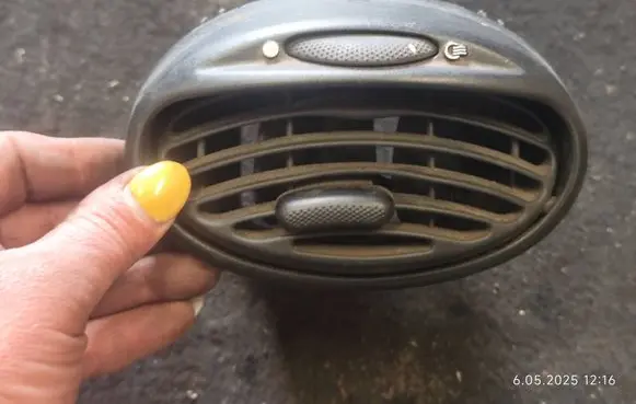 Ford Focus Dash center air vent grill 98AB19893 98AB19893AHW
