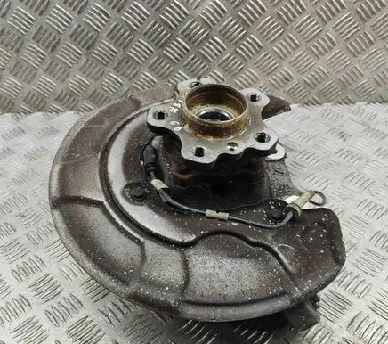 BMW 5 G30 G31 Rear wheel hub 6866338