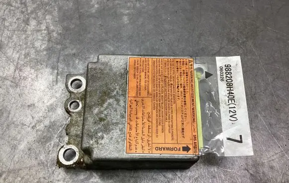 Nissan X-Trail T30 Airbag control unit/module 988208H40E