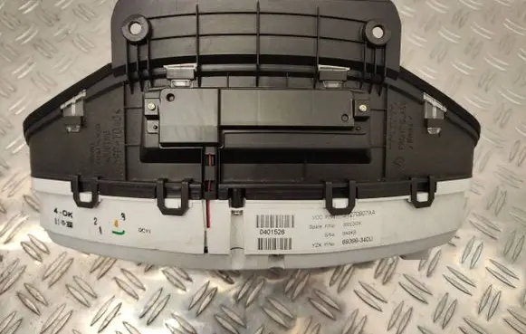 Volvo XC60 Speedometer (instrument cluster) 31270907aa 36002607