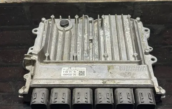 BMW 2 F22 F23 Engine control unit/module 8692971 0261S18705