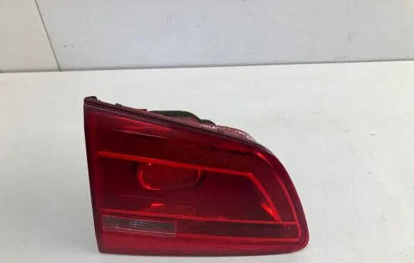 Volkswagen Touran II Tailgate rear/tail lights 1T0945093A