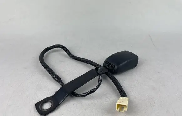Subaru Legacy Front seatbelt buckle E034501