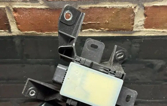 Renault Clio V Distronic sensor radar 28829975G 284S44210R 08546