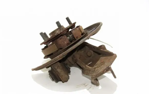 Toyota RAV 4 (XA30) Rear wheel hub