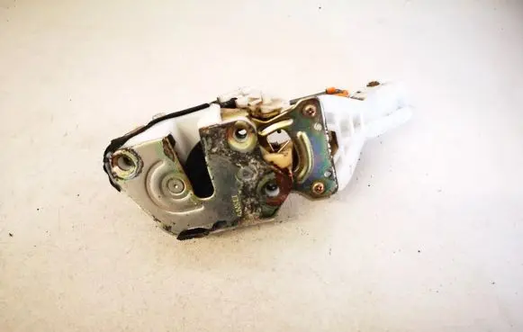 Mitsubishi Galant Front door lock