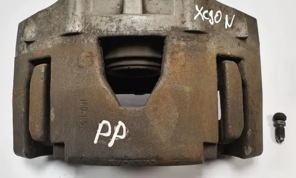 Volvo XC90 Front brake caliper 30657307