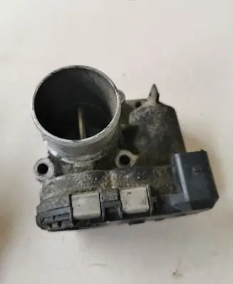 Nissan Qashqai Throttle valve 0281002681