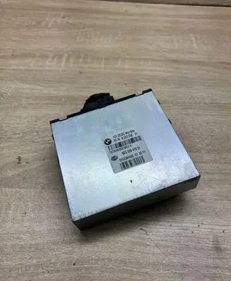 BMW 3 E90 E91 Voltage converter inverter 9253208 8ES009479