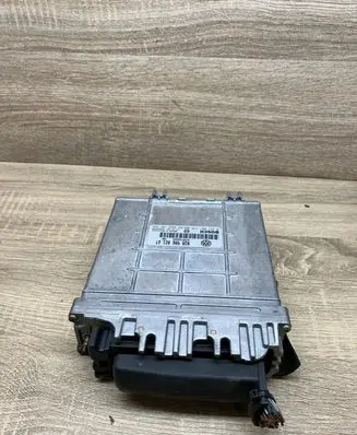 Volkswagen Sharan Engine control unit/module 028906021GT 0281001735