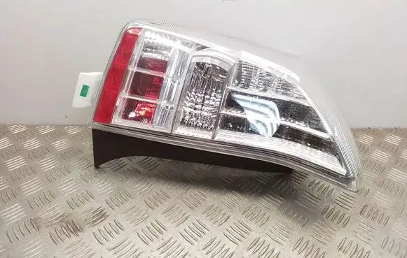 Toyota Prius+ (ZVW40) Rear/tail lights
